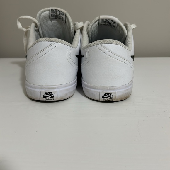 MEN'S NIKE SB CHARGE SNEAKERS - Picture 3 of 8